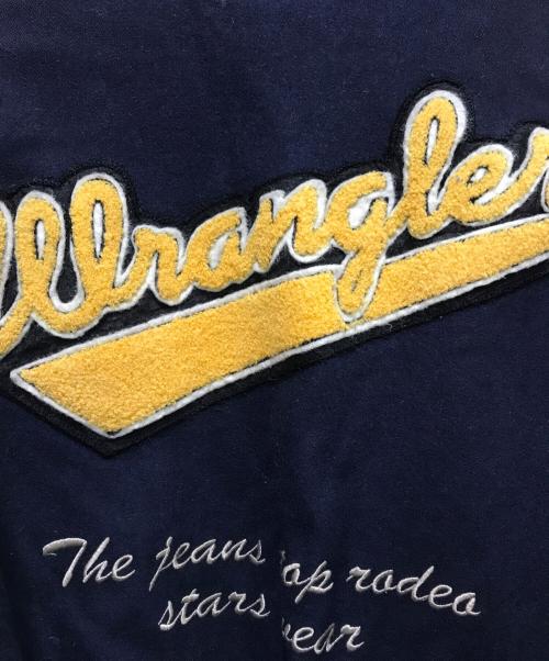 Wrangler（ラングラー）Wrangler (ラングラー) 袖レザーワッペンスタジャン ネイビー×ベージュ サイズ:Mの古着・服飾アイテム