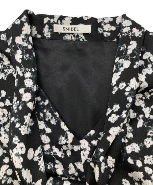 Snidel（スナイデル）Snidel (スナイデル) Sustainableボウタイバリエワンピース ブラックの古着・服飾アイテム