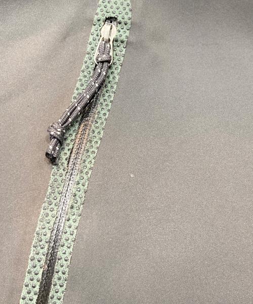 MOUNTAIN HARD WEAR（マウンテンハードウェア）MOUNTAIN HARD WEAR (マウンテンハードウェア) conduit softshell グレー サイズ:Lの古着・服飾アイテム