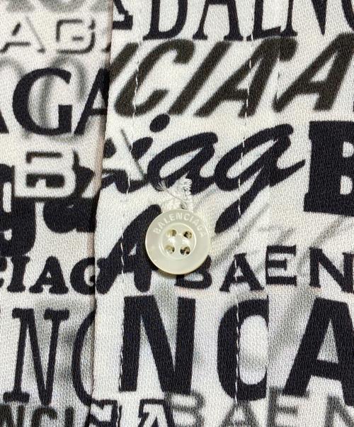 BALENCIAGA（バレンシアガ）BALENCIAGA (バレンシアガ) グラフィックプリントレーヨンシャツ ホワイト×ブラック サイズ:36の古着・服飾アイテム