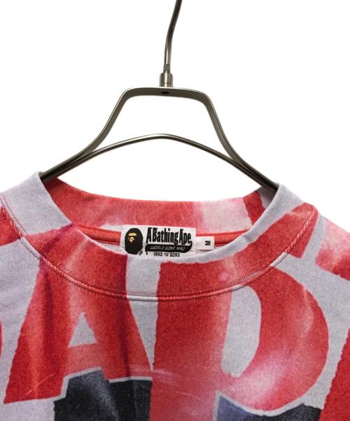 A BATHING APE（ア ベイシング エイプ）A BATHING APE (ア ベイシング エイプ) OVERPRINT RELAX FIT CREWNECK SWEATSHIRT レッド×パープル サイズ:Mの古着・服飾アイテム