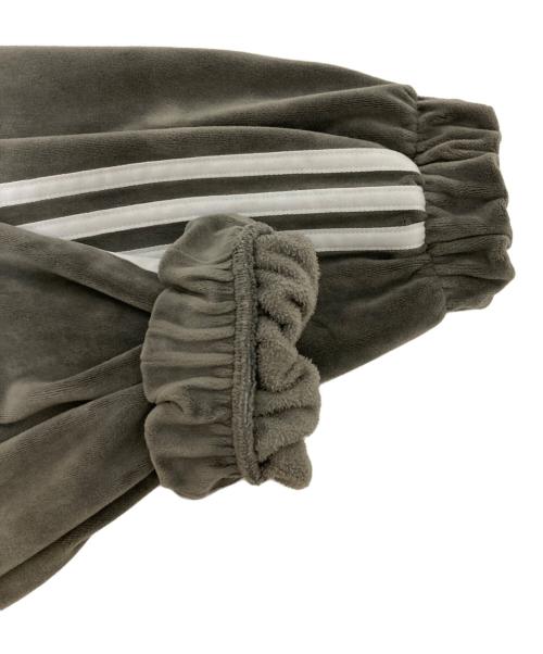 adidas（アディダス）adidas (アディダス) ベルベット オーバーサイズ トラックトップ グレー サイズ:XLの古着・服飾アイテム