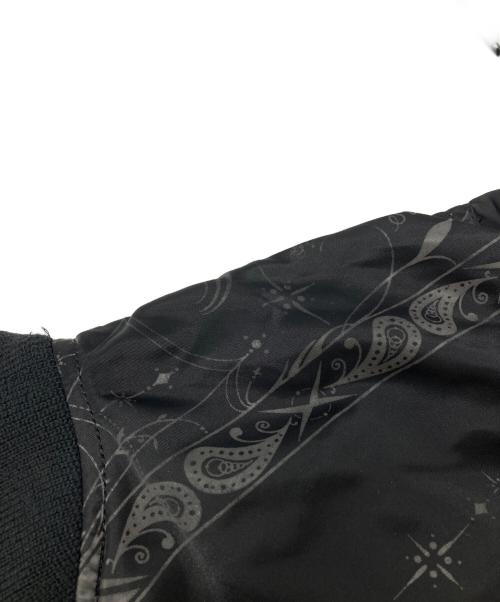 sacai（サカイ）sacai (サカイ) Dr.Woo BANDANA PRINT MA-1 BOMBER JACKET ブラック サイズ:2の古着・服飾アイテム