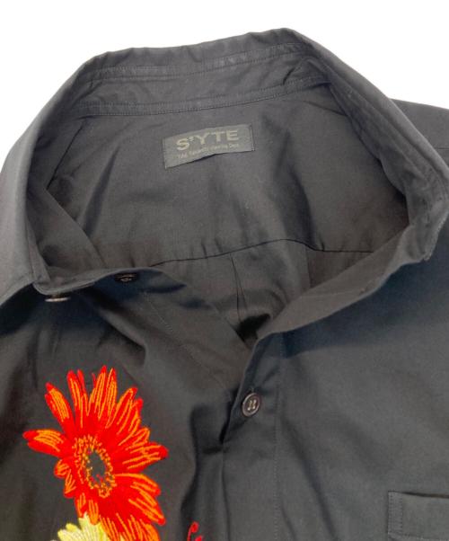 s'yte（サイト）s'yte (サイト) 花刺繍レギュラーカラーブロードロングシャツ ブラック サイズ:3の古着・服飾アイテム