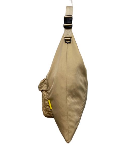 STORY.（ストーリー）story. (ストーリー) トライアングルバッグ ベージュの古着・服飾アイテム