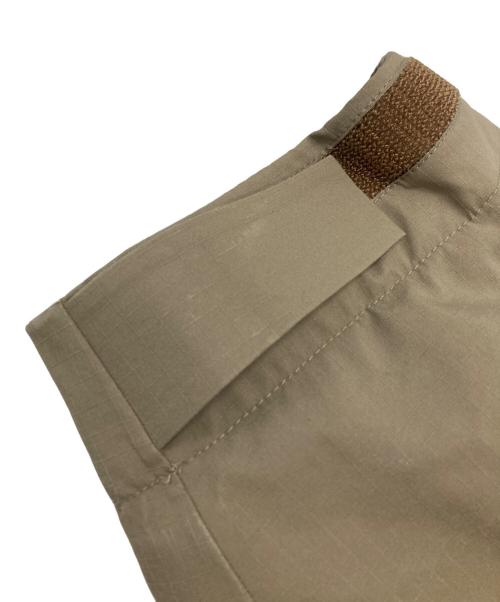 CMF OUTDOOR GARMENT（コンフィーアウトドアガーメント）CMF OUTDOOR GARMENT (コンフィーアウトドアガーメント) Guide Down L7 COEXSIT/ガイドダウンコエグジスト ベージュ サイズ:Mの古着・服飾アイテム