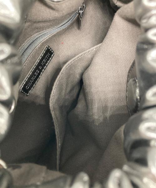 CHARLES & KEITH（チャールズアンドキース）CHARLES & KEITH (チャールズ＆キース) Caia カイア チェーンハンドルトートバッグ シルバーの古着・服飾アイテム