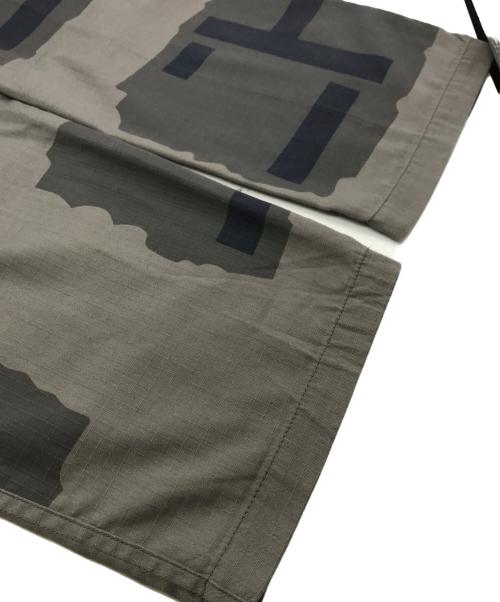 US ARMY（ユーエスアーミー）US ARMY (ユーエスアーミー) Tパターンカーゴパンツ グレー サイズ:XSの古着・服飾アイテム