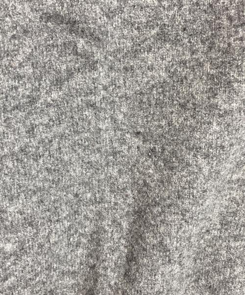 PLAY COMME des GARCONS（プレイコムデギャルソン）PLAY COMME des GARCONS (プレイコムデギャルソン) ハートワッペンロゴカーディガン グレー サイズ:Mの古着・服飾アイテム