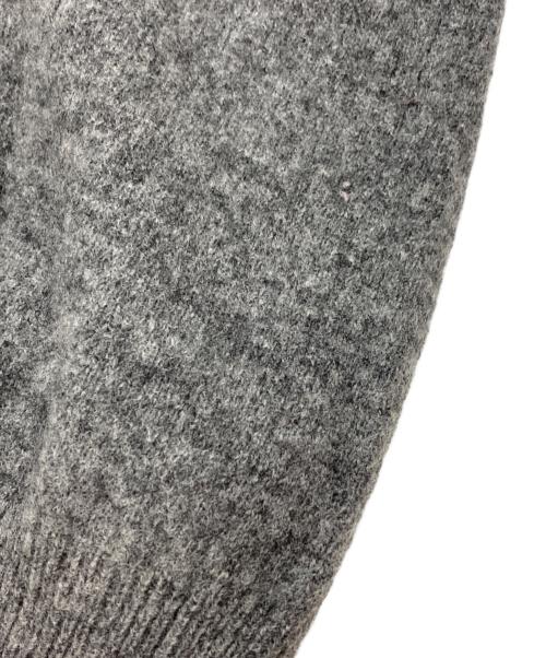 PLAY COMME des GARCONS（プレイコムデギャルソン）PLAY COMME des GARCONS (プレイコムデギャルソン) ハートワッペンロゴカーディガン グレー サイズ:Mの古着・服飾アイテム