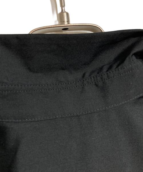 sacai（サカイ）sacai (サカイ) サイドジッププリーツシャツワンピ/Side-zip pleated shirt dress ブラック サイズ:2の古着・服飾アイテム