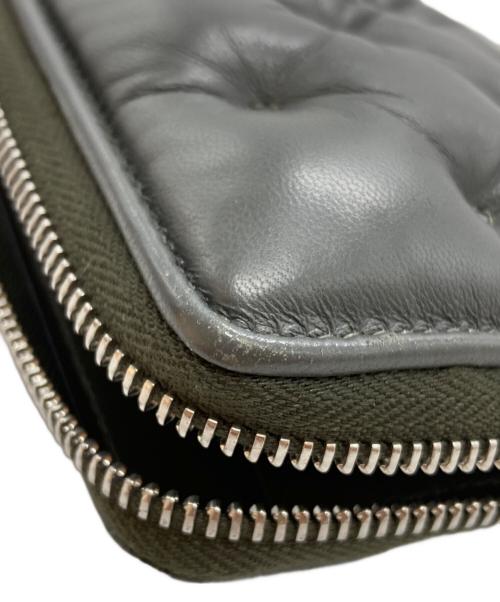 Maison Margiela（メゾンマルジェラ）Maison Margiela (メゾンマルジェラ) グラム スラム エンブローダリー ウォレット グレー サイズ:不明の古着・服飾アイテム