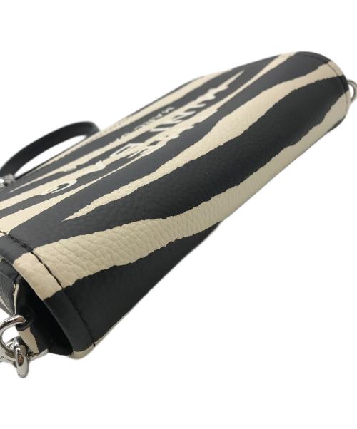 MARC JACOBS（マークジェイコブズ）MARC JACOBS (マークジェイコブズ) ゼブラ柄ショルダーバッグ ホワイト×ブラックの古着・服飾アイテム