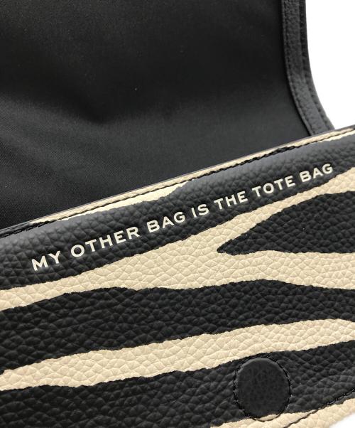 MARC JACOBS（マークジェイコブズ）MARC JACOBS (マークジェイコブズ) ゼブラ柄ショルダーバッグ ホワイト×ブラックの古着・服飾アイテム
