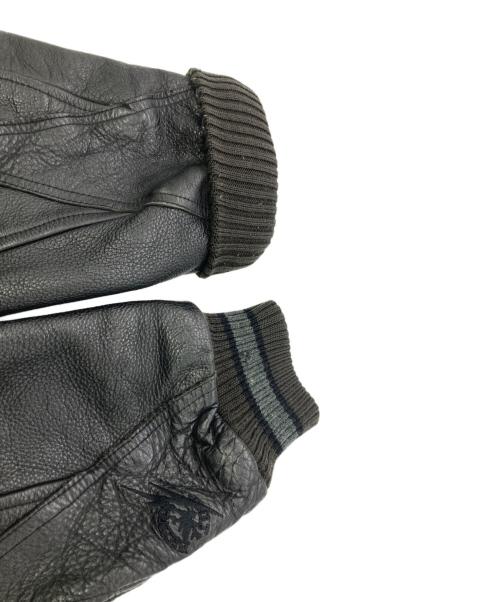 BREATH（ブレス）BREATH (ブレス) エナメルロゴスタジャン ブラック×ブラウン サイズ:-の古着・服飾アイテム