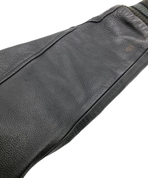 BREATH（ブレス）BREATH (ブレス) エナメルロゴスタジャン ブラック×ブラウン サイズ:-の古着・服飾アイテム