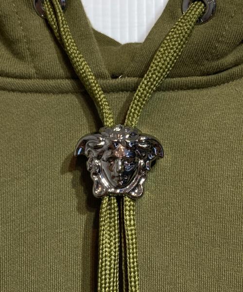 VERSACE（ヴェルサーチェ）VERSACE (ヴェルサーチェ) ラ メドゥーサ フーディ グリーン サイズ:2XLの古着・服飾アイテム