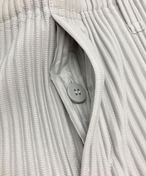 HOMME PLISSE ISSEY MIYAKE（オム プリッセ イッセイ ミヤケ）HOMME PLISSE ISSEY MIYAKE (オム プリッセ イッセイ ミヤケ) BASICSプリーツパンツ グレー サイズ:3の古着・服飾アイテム