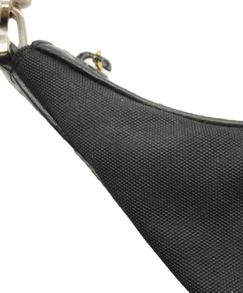 GUCCI（グッチ）GUCCI (グッチ) チェーンワンショルダーバッグ ブラックの古着・服飾アイテム