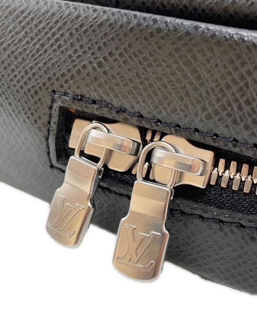 LOUIS VUITTON（ルイ ヴィトン）LOUIS VUITTON (ルイ ヴィトン) タイガ サヤン ショルダーバッグ ブラック×グリーンの古着・服飾アイテム