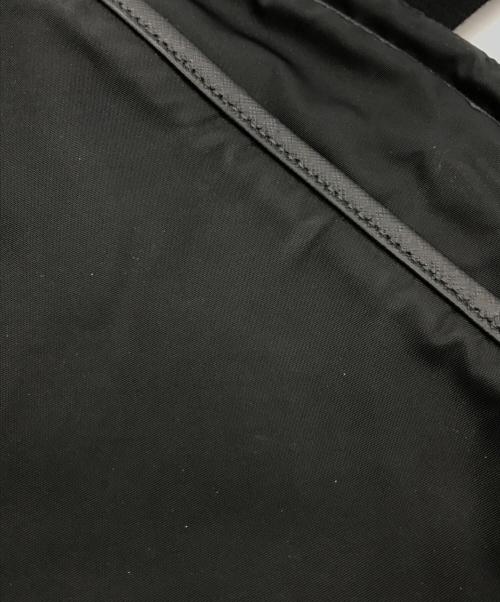PRADA（プラダ）PRADA (プラダ) 三角プレートナイロンショルダーバッグ ブラックの古着・服飾アイテム