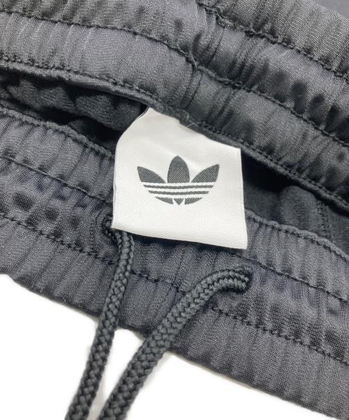 adidas（アディダス）adidas (アディダス) oasis (オアシス) TOUR FIREBIRD TRACK PANTS ブラック サイズ:Ⅼの古着・服飾アイテム