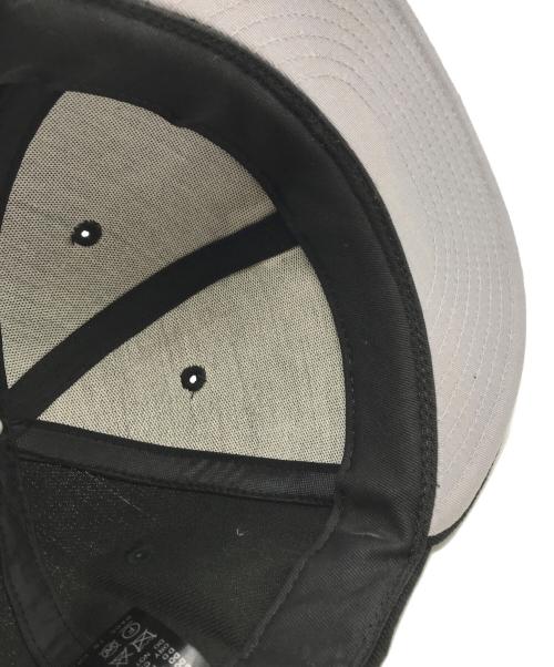 KITH（キス）KITH (キス) New Era (ニューエラ) スモールロゴキャップ ネイビーの古着・服飾アイテム