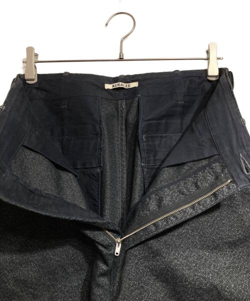 AURALEE（オーラリー）AURALEE (オーラリー) WASHED FINX POLYESTER CHINO/チノパンツ グレー サイズ:3の古着・服飾アイテム