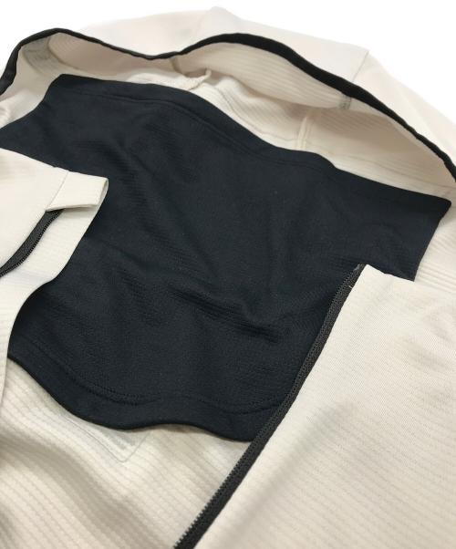 on（オン）On (オン) Climate Zip Hoodie バラクラバジップパーカー ベージュ サイズ:Ｍの古着・服飾アイテム