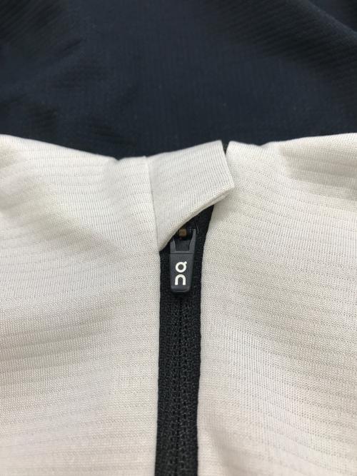 on（オン）On (オン) Climate Zip Hoodie バラクラバジップパーカー ベージュ サイズ:Ｍの古着・服飾アイテム