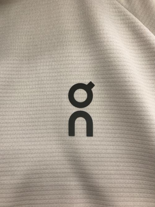 on（オン）On (オン) Climate Zip Hoodie バラクラバジップパーカー ベージュ サイズ:Ｍの古着・服飾アイテム