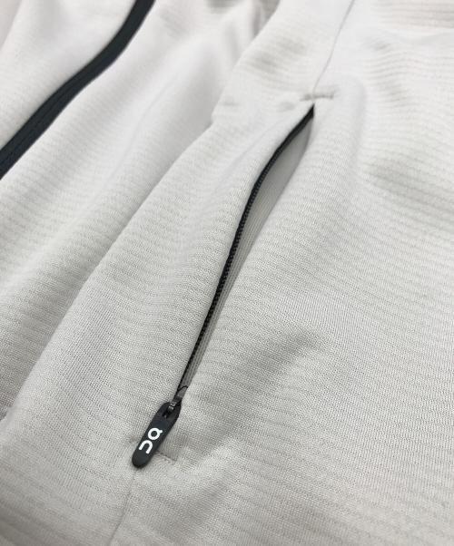 on（オン）On (オン) Climate Zip Hoodie バラクラバジップパーカー ベージュ サイズ:Ｍの古着・服飾アイテム