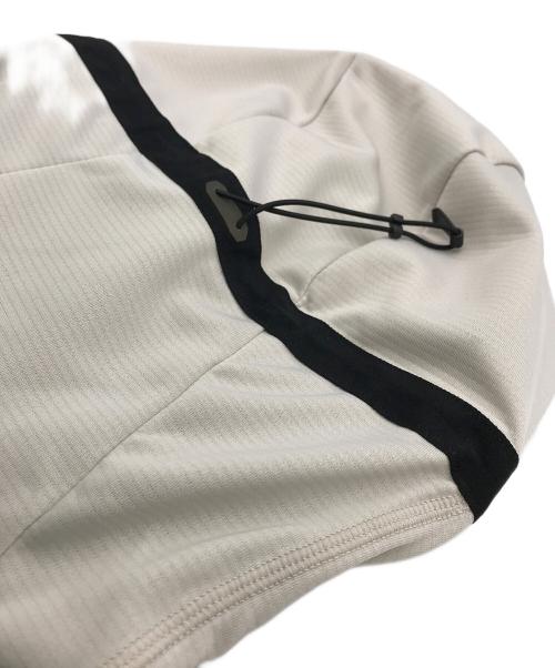 on（オン）On (オン) Climate Zip Hoodie バラクラバジップパーカー ベージュ サイズ:Ｍの古着・服飾アイテム