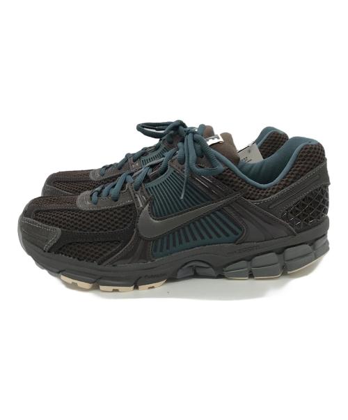 NIKE（ナイキ）NIKE (ナイキ) ZOOM VOMERO 5 PRM ブラウン サイズ:２７ｃｍの古着・服飾アイテム