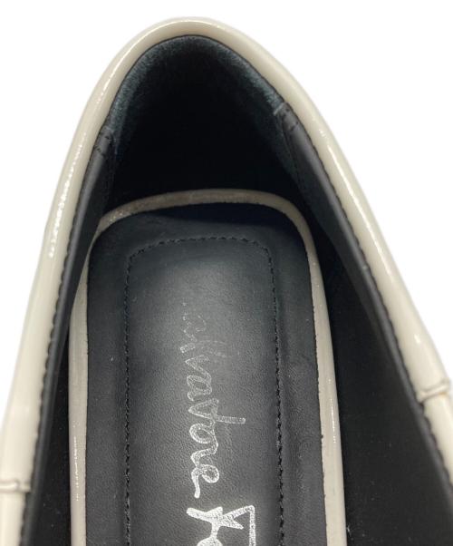 Salvatore Ferragamo（サルヴァトーレ フェラガモ）Salvatore Ferragamo (サルヴァトーレ フェラガモ) スクエアトゥパテントコインローファー/Square Toe Patent Coin Loafers ホワイト サイズ:7の古着・服飾アイテム
