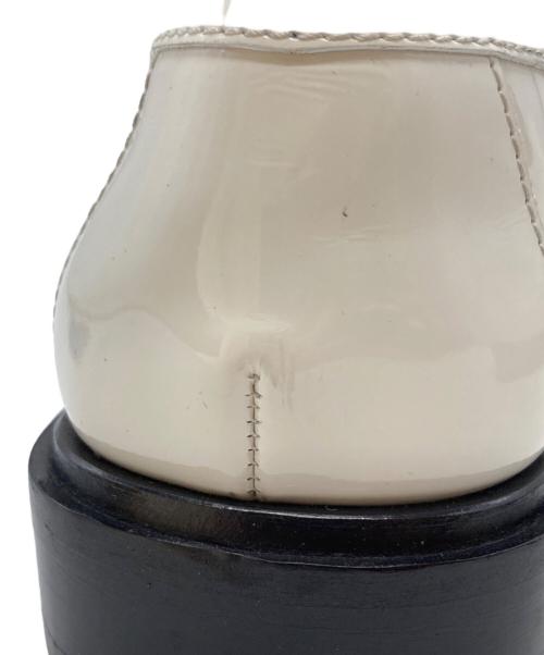 Salvatore Ferragamo（サルヴァトーレ フェラガモ）Salvatore Ferragamo (サルヴァトーレ フェラガモ) スクエアトゥパテントコインローファー/Square Toe Patent Coin Loafers ホワイト サイズ:7の古着・服飾アイテム