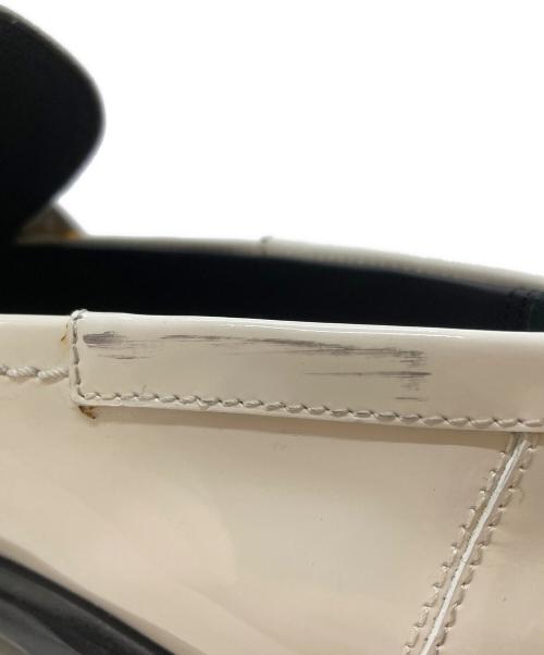 Salvatore Ferragamo（サルヴァトーレ フェラガモ）Salvatore Ferragamo (サルヴァトーレ フェラガモ) スクエアトゥパテントコインローファー/Square Toe Patent Coin Loafers ホワイト サイズ:7の古着・服飾アイテム