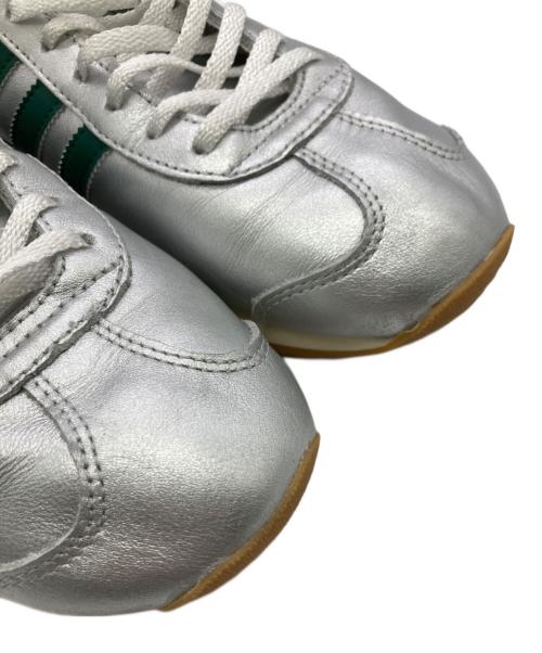 adidas（アディダス）adidas (アディダス)  COUNTRY OG W SILVMT/CGREEN/CWHITE シルバー サイズ:US10 1/2（27.5cm）の古着・服飾アイテム