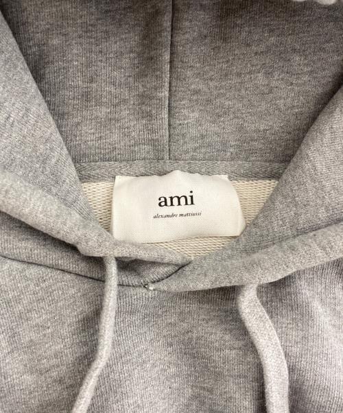 AMI Alexandre Mattiussi（アミアレクサンドルマテュッシ）AMI Alexandre Mattiussi (アミアレクサンドルマテュッシ) ハートロゴ刺繍パーカー グレー サイズ:Lの古着・服飾アイテム