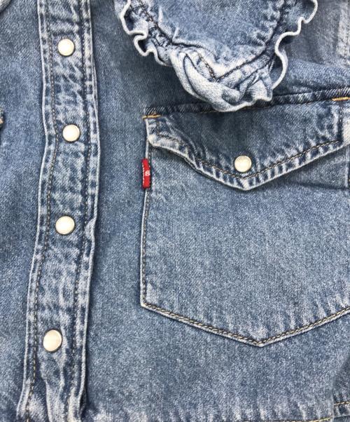 LEVI'S（リーバイス）LEVI'S (リーバイス) GANNI (ガニー) ダメージ加工 フリルカラーシャツ インディゴ サイズ:Ｓの古着・服飾アイテム