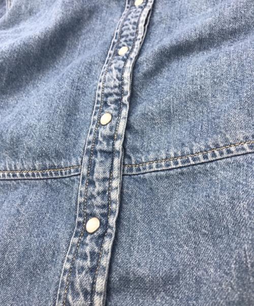 LEVI'S（リーバイス）LEVI'S (リーバイス) GANNI (ガニー) ダメージ加工 フリルカラーシャツ インディゴ サイズ:Ｓの古着・服飾アイテム