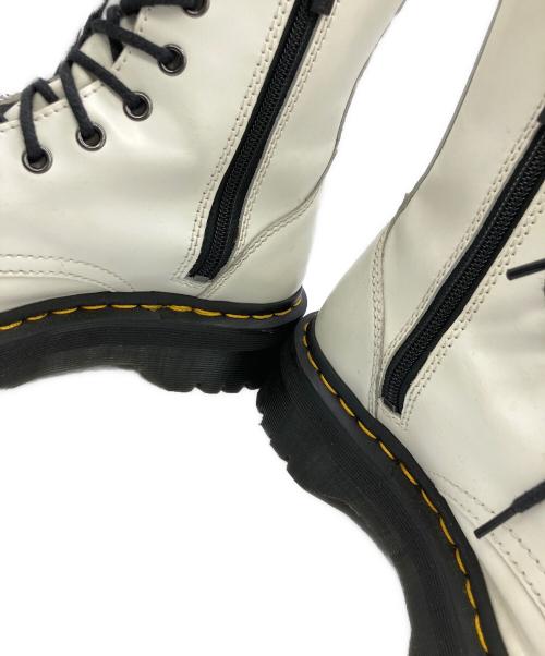 Dr.Martens（ドクターマーチン）Dr.Martens (ドクターマーチン) JADON厚底8ホールブーツ ホワイト サイズ:UK5(24cm)の古着・服飾アイテム