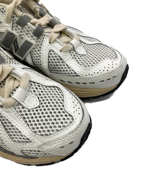 NEW BALANCE（ニューバランス）NEW BALANCE (ニューバランス) ローカットスニーカー ホワイト×グレー サイズ:US5（23cm）の古着・服飾アイテム