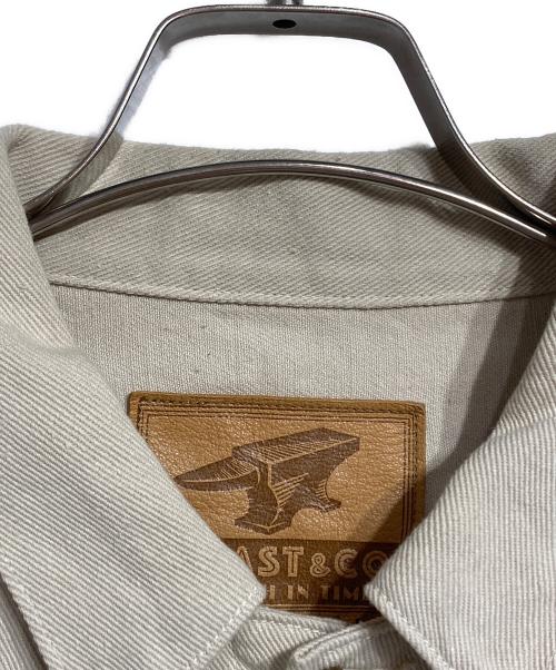 ATLAST & CO（アットラスト）ATLAST & CO (アットラスト) デニムトラッカージャケット ホワイト サイズ:40の古着・服飾アイテム