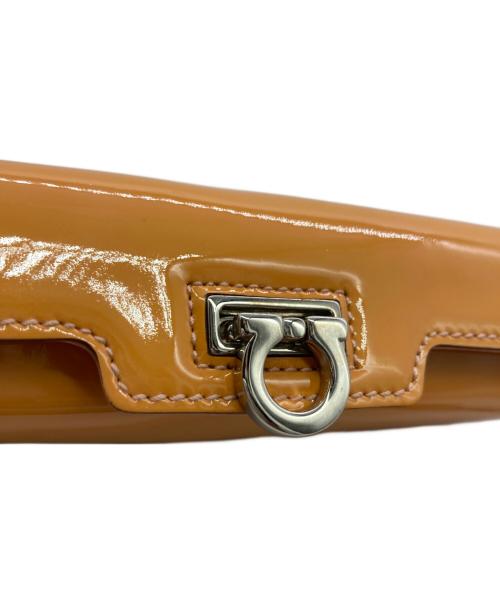 Salvatore Ferragamo（サルヴァトーレ フェラガモ）Salvatore Ferragamo (サルヴァトーレ フェラガモ) エナメルワンショルダーバッグ オレンジの古着・服飾アイテム