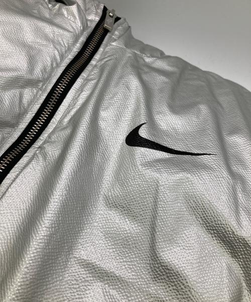 NIKE（ナイキ）NIKE (ナイキ) Fear Of God (フィア・オブ・ゴッド) NRG Ti PARKA シルバー サイズ:Ｍの古着・服飾アイテム