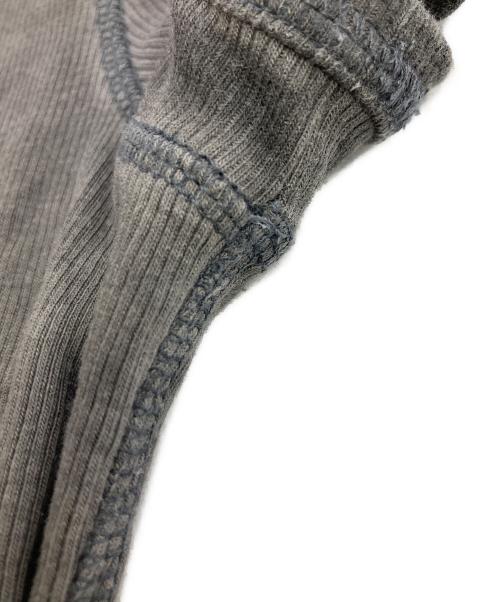 DIESEL（ディーゼル）DIESEL (ディーゼル) T-ELE ハートロゴリブカットソー グレー サイズ:Sの古着・服飾アイテム
