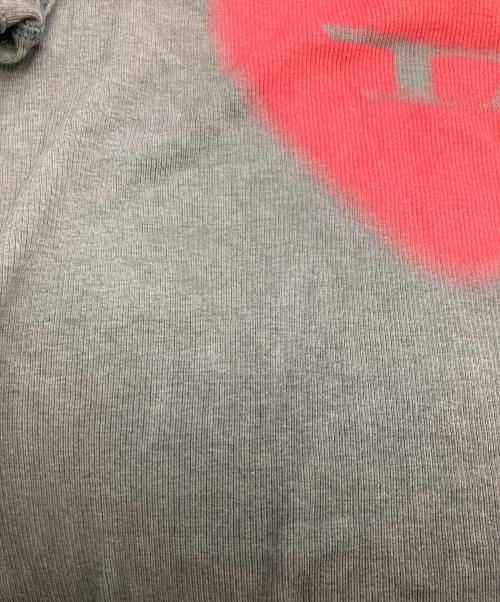 DIESEL（ディーゼル）DIESEL (ディーゼル) T-ELE ハートロゴリブカットソー グレー サイズ:Sの古着・服飾アイテム