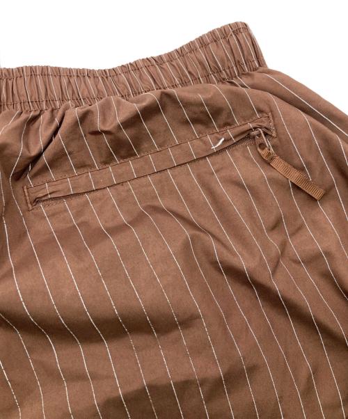 SUPREME（シュプリーム）SUPREME (シュプリーム) Reflective Pinstripe Track Pant ブラウン サイズ:Ｍの古着・服飾アイテム