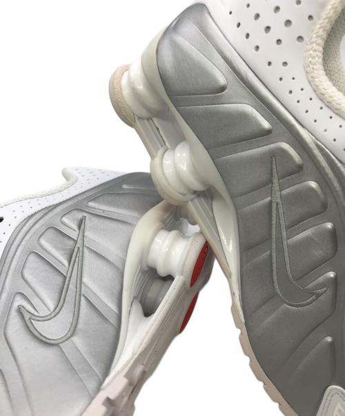 NIKE（ナイキ）NIKE (ナイキ) SHOX R4 シルバー×ホワイト サイズ:US7の古着・服飾アイテム
